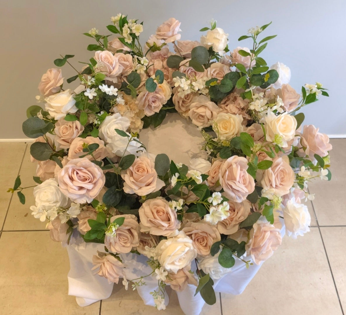 Aurora Cake Table Florals
