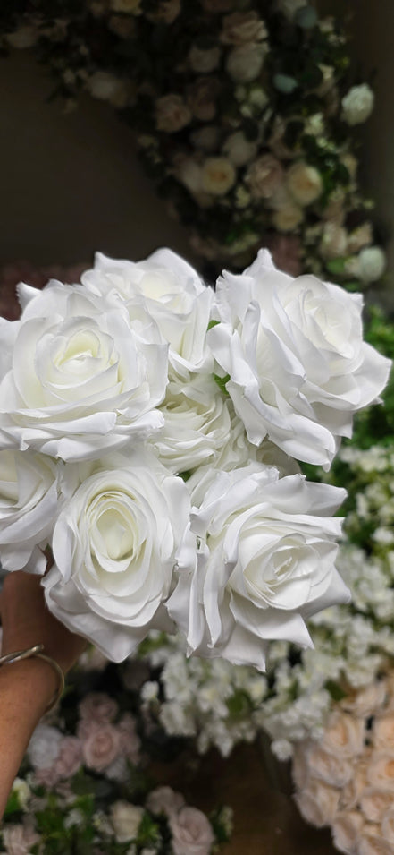Open Tea Rose Bunch -  Ivory
