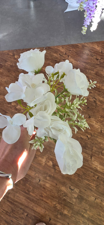 Mini Rose Bunch - White