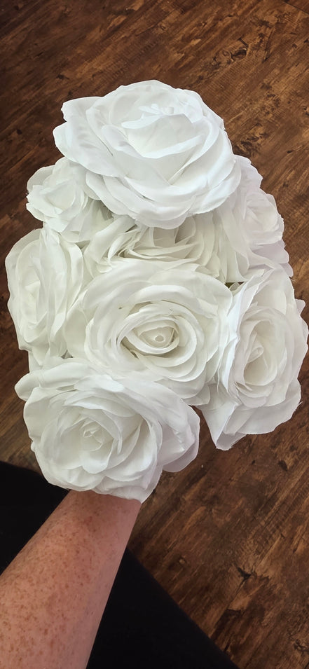 Rose Bunch - White Large with Sepal