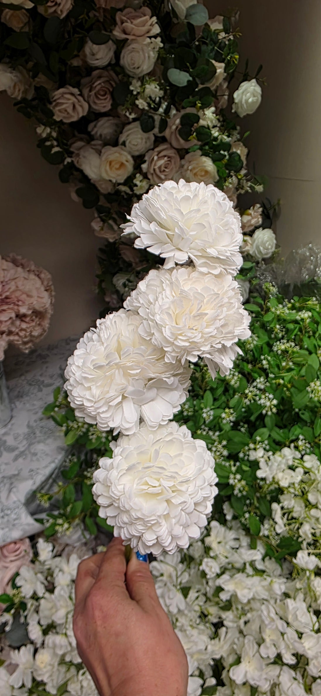Chrysanthemum Pom pom Spray - Ivory