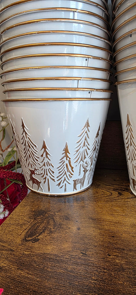 White Embossed Medium Pot