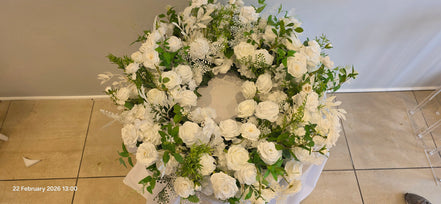 Caitlin Cake Table Florals