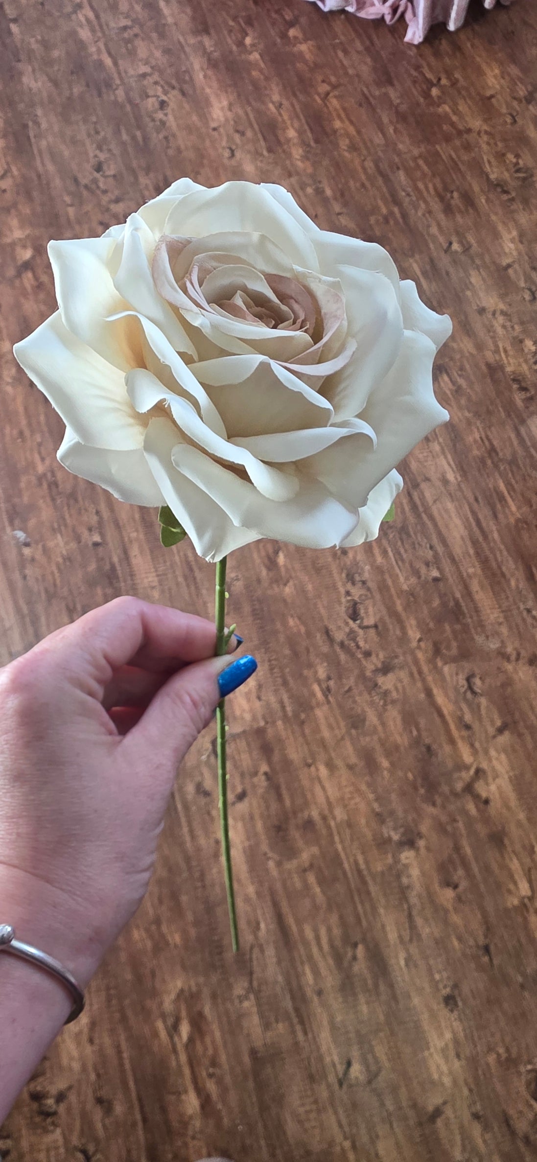 Tea Rose Stem - Nude Medium