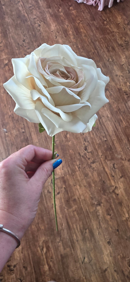 Tea Rose Stem - Nude Medium